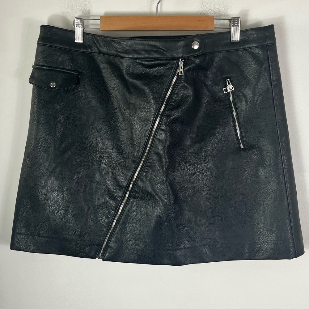H&M Faux Leather Zip Detail Mini Skirt